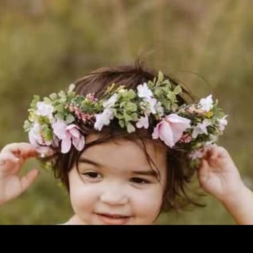 3/$30 Mommy And Me Matching Elegant Green Floral Fairy Photoshoot Headbands - Picture 2 of 3